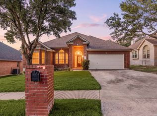 9830 Great Basin Dr, San Antonio, TX 78251