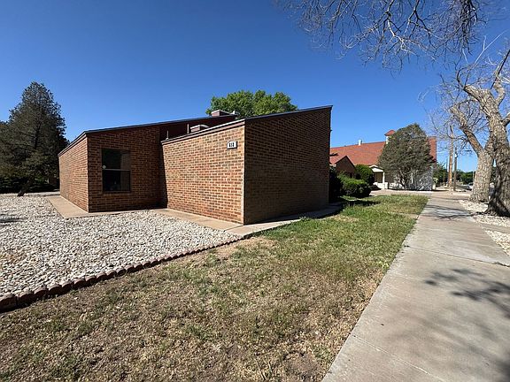 2nd image of 612 N Lea Ave