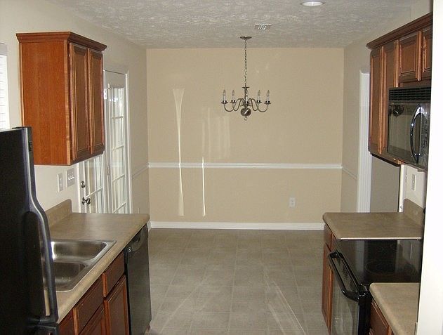 2nd image of 1033 Lakewalk Dr