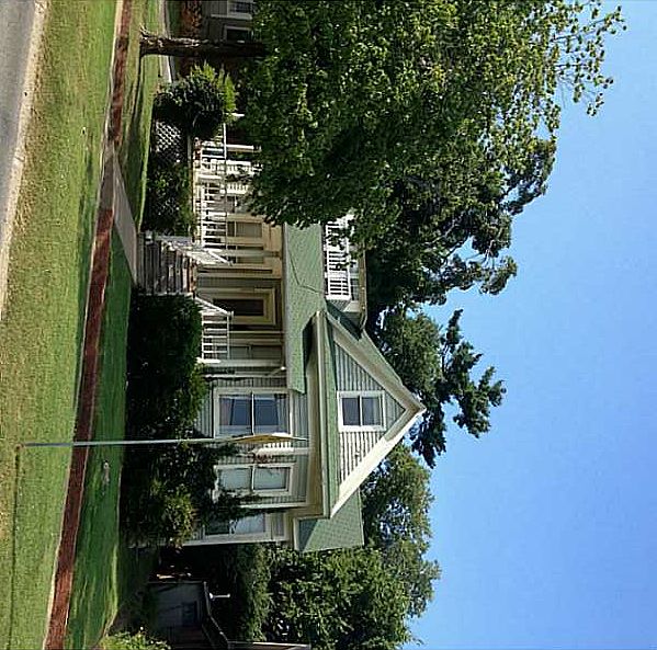 1st image of 222 E Dickson St