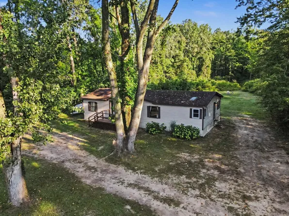 73664 26th Ave, South Haven, MI 49090