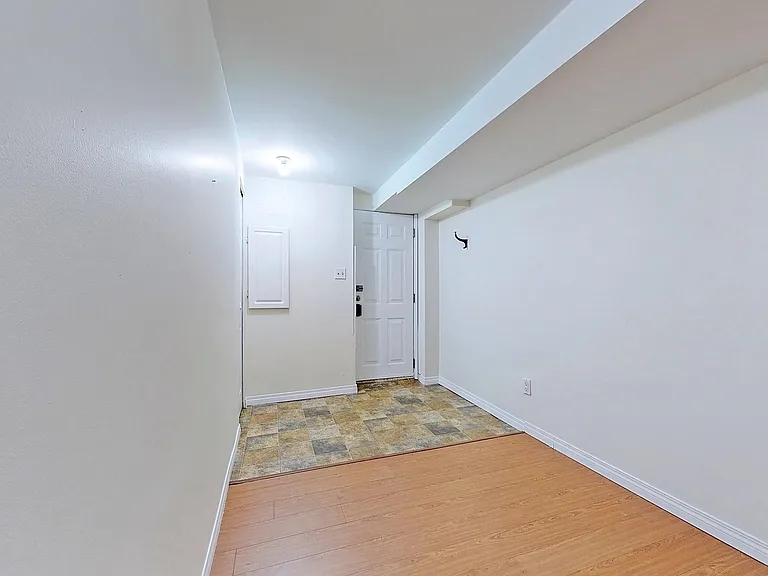 768 Como Lake Ave — Photo 6