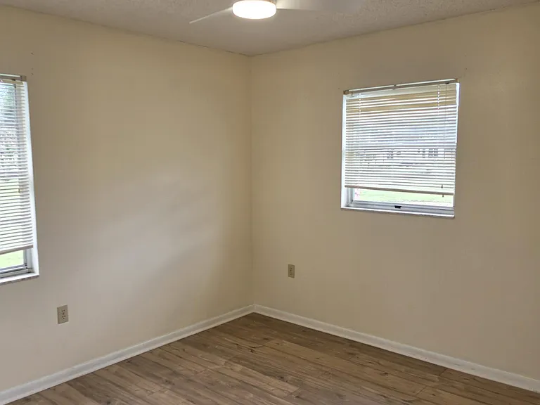 1531 Lake Clay Dr — Photo 12
