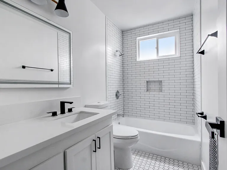 514 N Hayworth — Photo 9