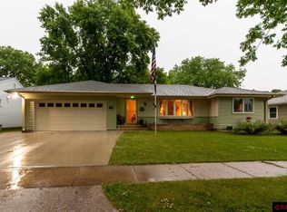 708 Grant Ave, North Mankato, MN 56003