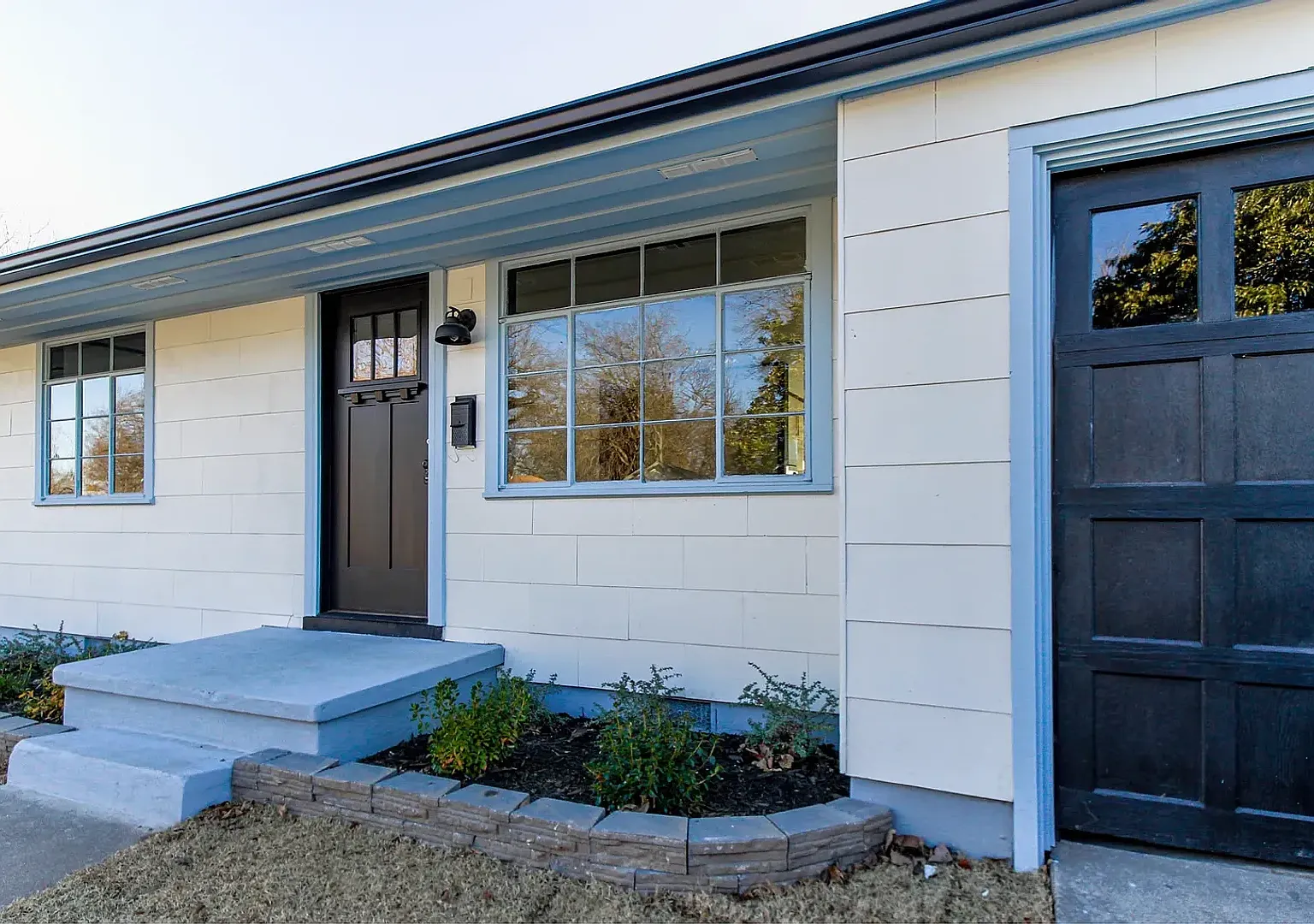 Charming 2-Bedroom Home in Tulsa's Vibrant Community — Photo 1