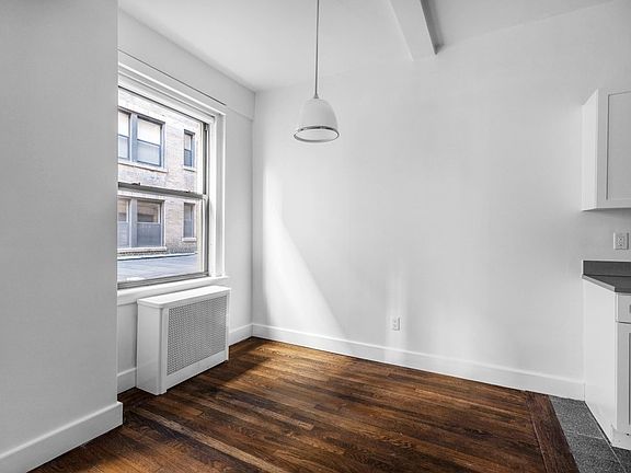 4th image of 12 E 86th St APT 207