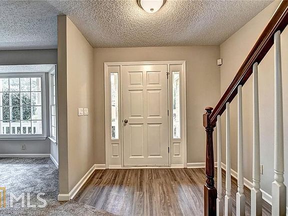 4th image of 1011 Matthew Ct
