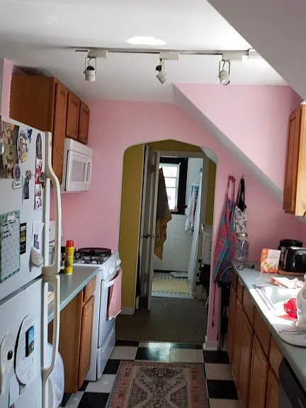 484 Ashland Ave #9 — Photo 12