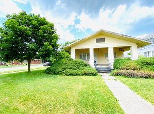 725 S 3rd St, Hoopeston, IL 60942