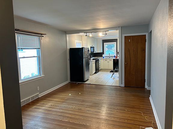 4th image of 9 Merwin Ave