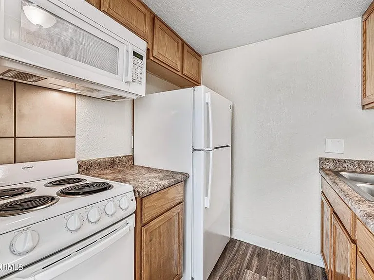 3141 E Cypress St #7 — Photo 8