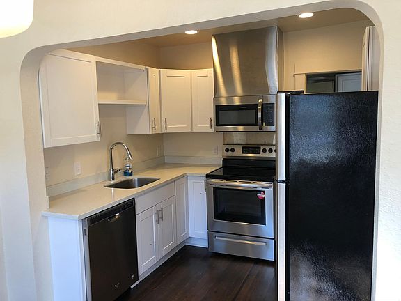 2nd image of 407 22nd Ave #407