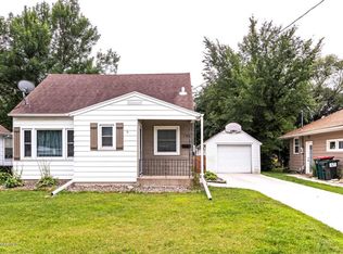 1204 9th St NE, Rochester, MN 55906