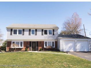 32 Avondale Ln, Aberdeen, NJ 07747
