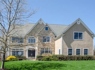 16 Bakley Ter, West Orange, NJ 07052