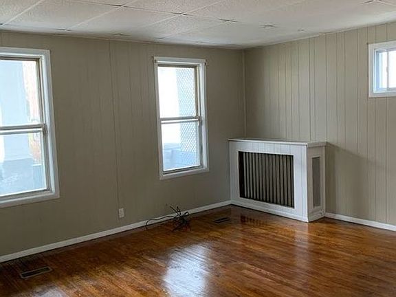 2nd image of 6015 Lansing Ave Unit 1