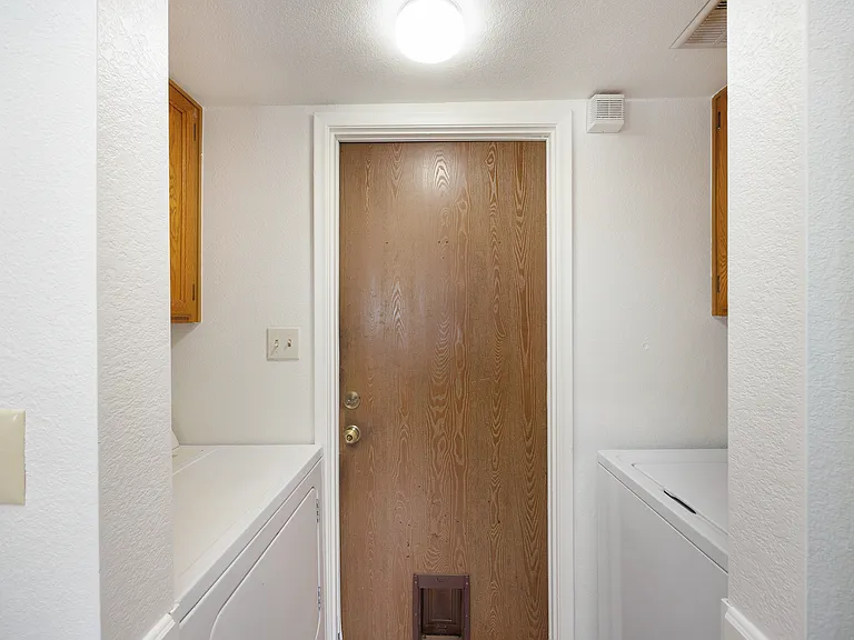1316 W 13th St — Photo 9
