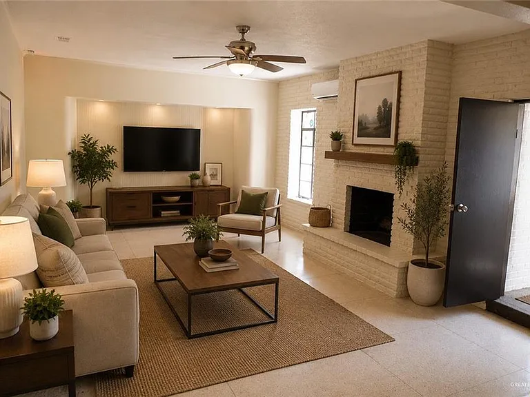 302 W Sam Houston Blvd — Photo 4