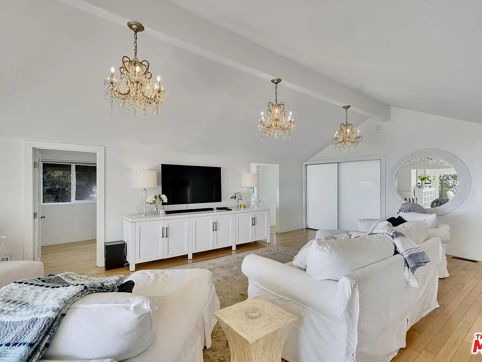 3966 Las Flores Canyon Rd