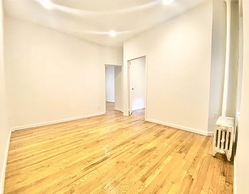 Rented by Bond New York | media 3