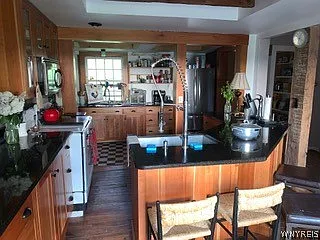 4 bed, 2.0 bath, 2000 sqft, $4,200 — Photo 4