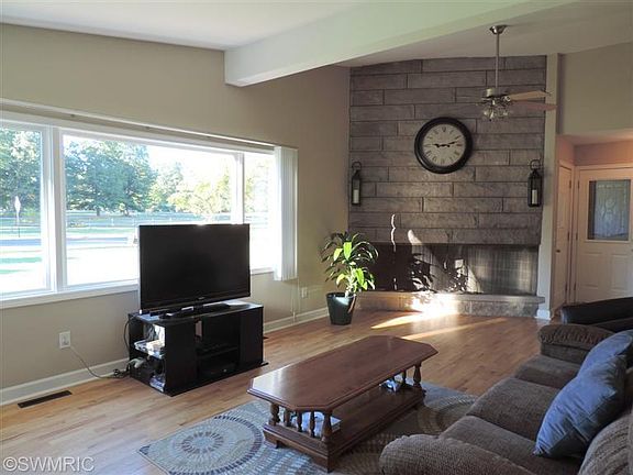 3rd image of 231 Jakway Ave