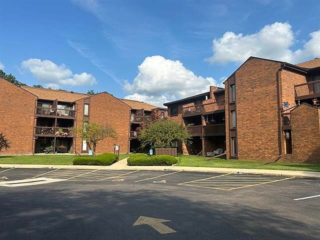 1st image of 2929 Sunnyside Dr #310A