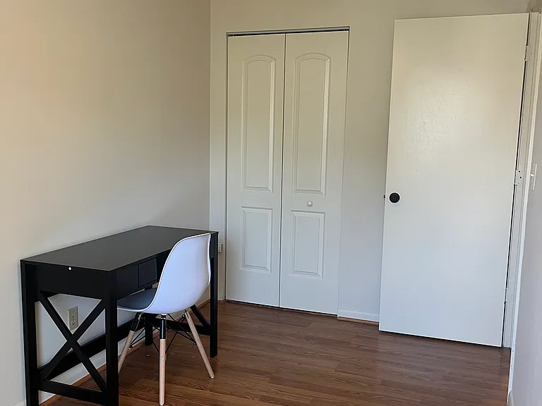 1348 Hunters Rd #D — Photo 12