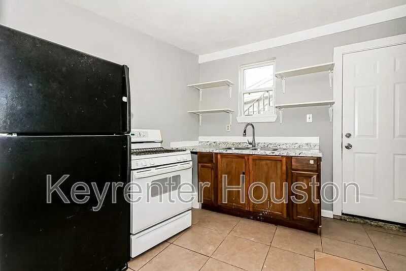 Studio, 410 sqft, $750 — Photo 3