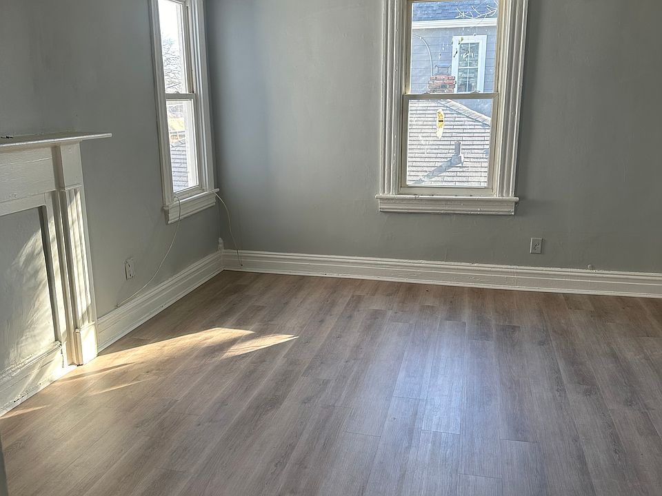 1st image of 16 W 30th St
