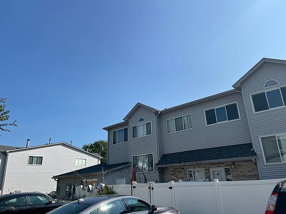 2nd image of 381 Park Ridge Ln Unit A