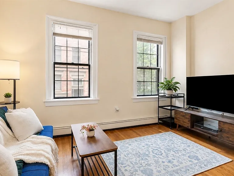 28 Phillips St #A — Photo 3