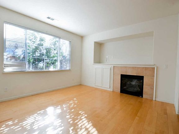 4th image of 2138 Kingsbury Cir