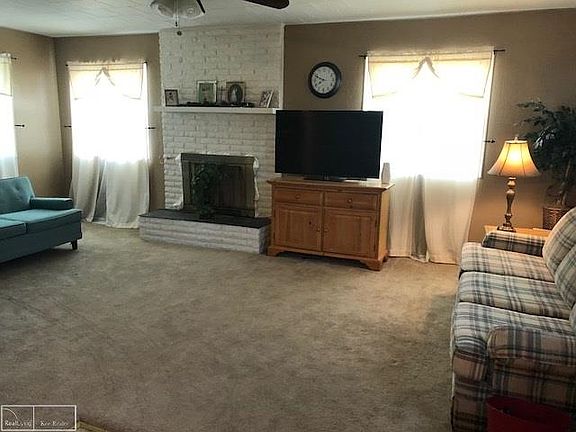 5th image of 24263 Beierman Ave