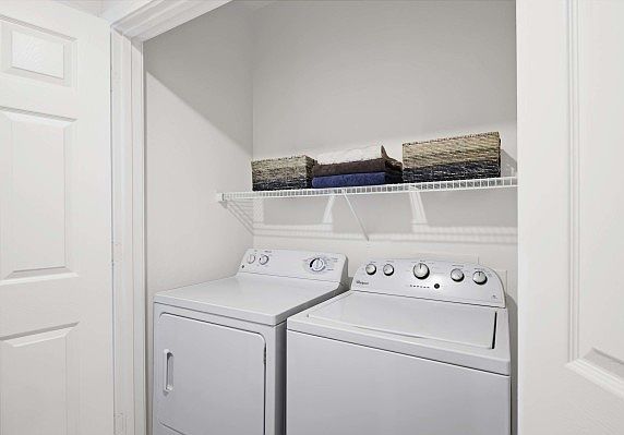3rd image of 302 S Lodge Ln