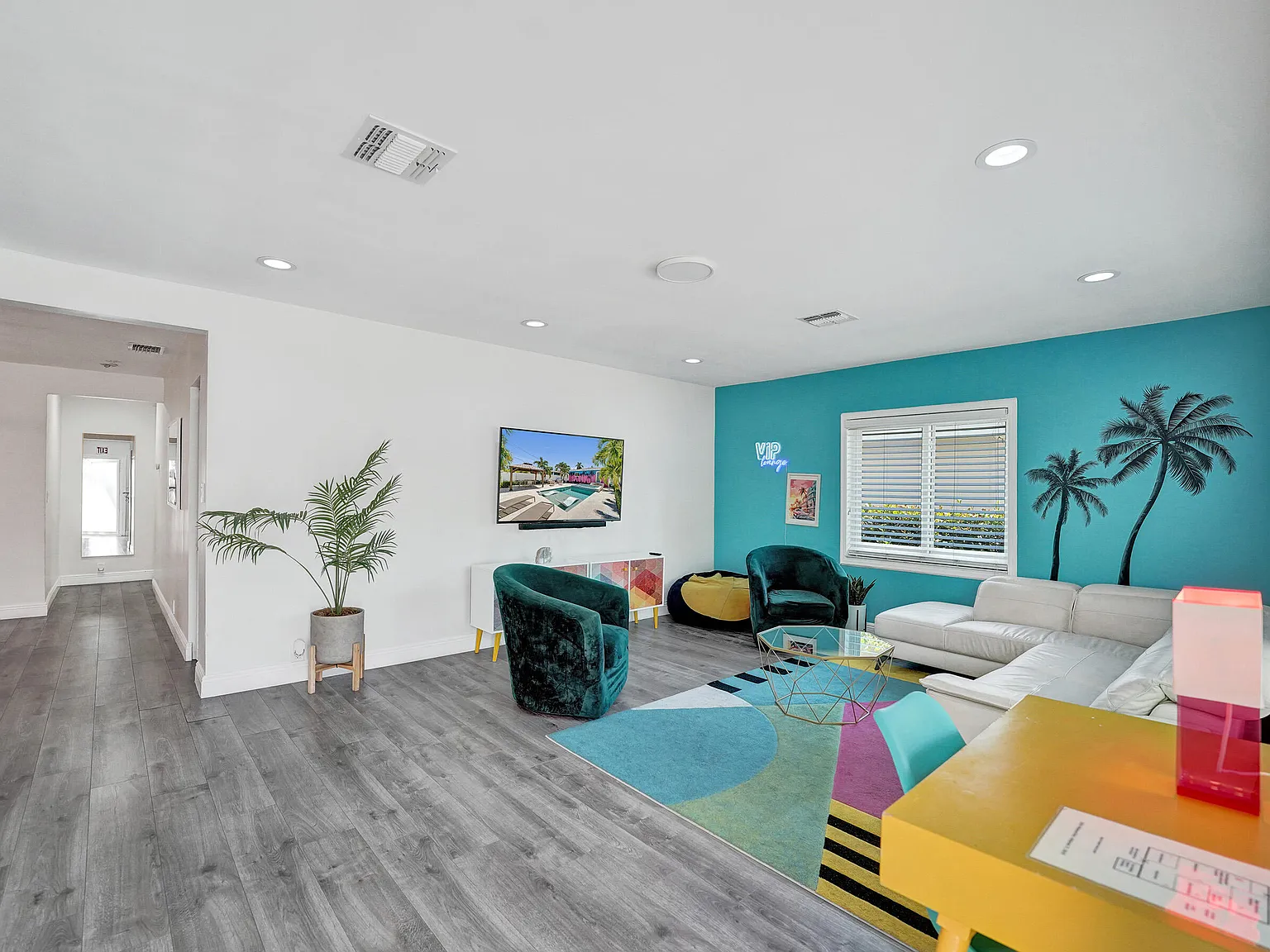 3 bed, 2.0 bath, 1500 sqft, $7,200 — Photo 3