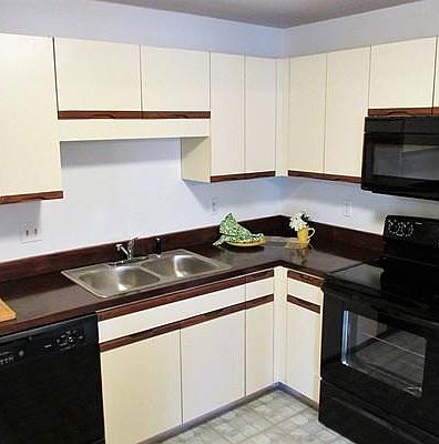 2nd image of 200 Cove Way Unit 316
