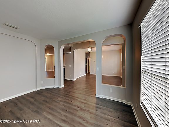 4th image of 675 Pampas St NW
