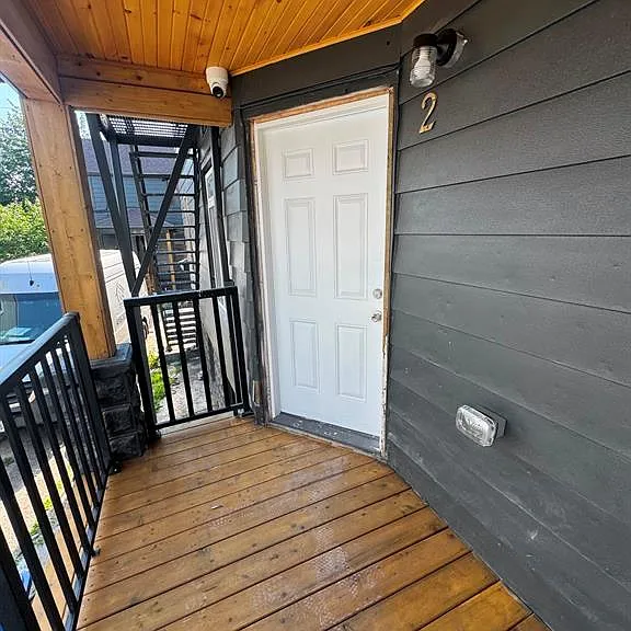 945 Wellington Ave #2 — Photo 2