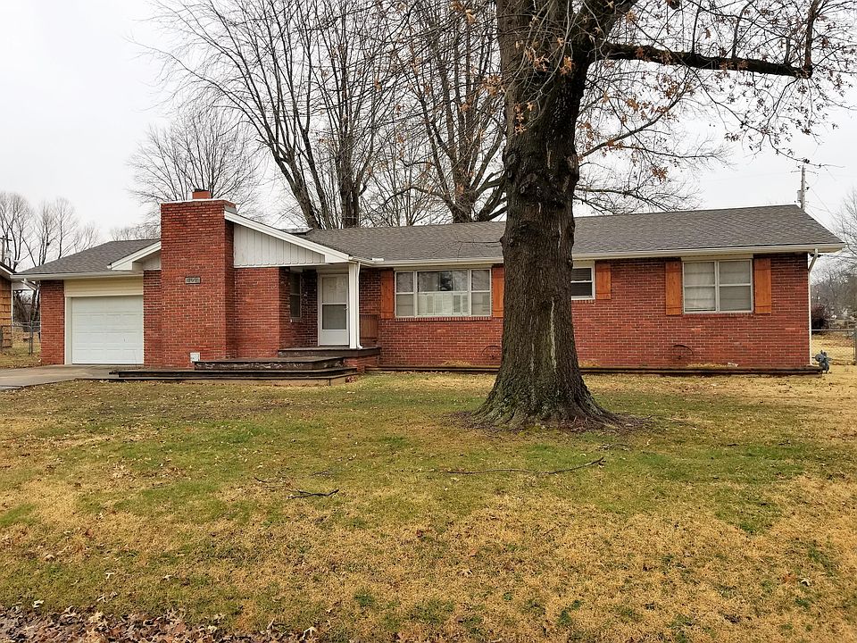 1st image of 102 Grand Prairie Dr
