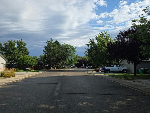 5th image of 1064 N Crestley Ave