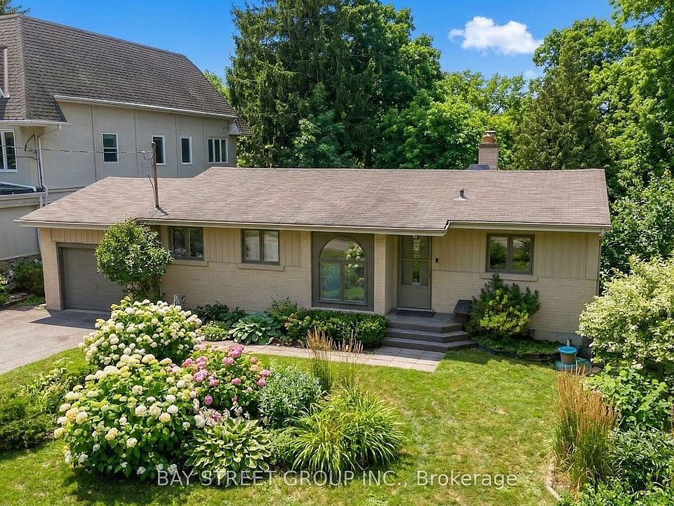 1st image of 2558 Mindemoya Rd