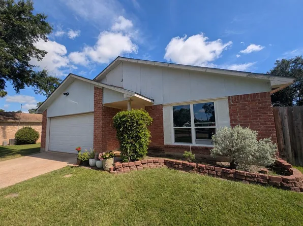 9310 Magnolia Ridge Dr, Houston, TX 77070