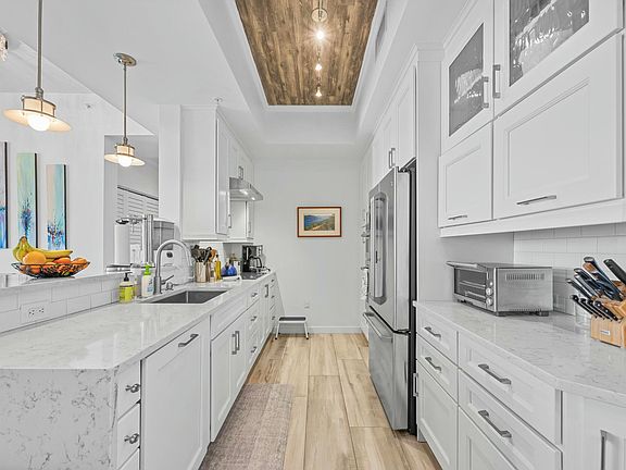 5th image of 410 Evernia Street #807