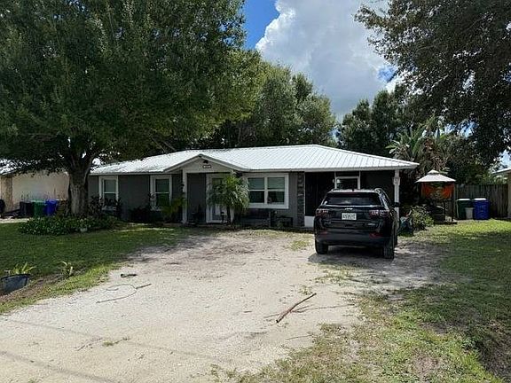 4th image of 604 NW 15th St