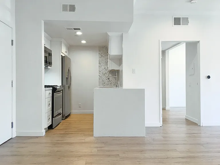 301 S Swall Dr #103 — Photo 6