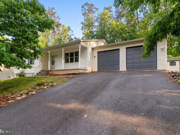 100 Woodlands Ln, Cross Junction, VA 22625