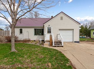 636 8th St, Westbrook, MN 56183