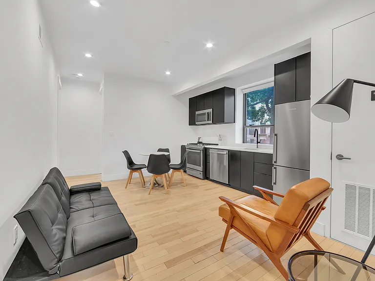 529 Monroe St #4C — Photo 2